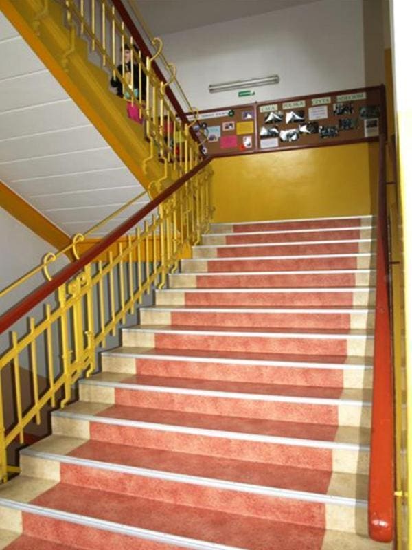 wykładzina na schodach 12